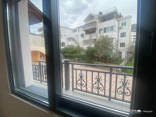 Budva’da Deniz Manzaralı Modern Daire Binası